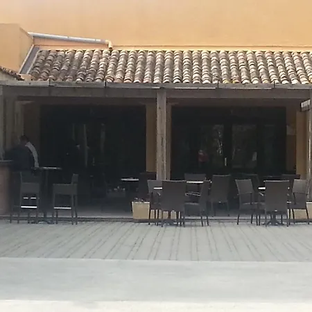 Les Amandiers N°808 Arles